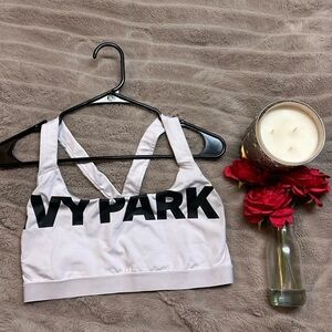 IVY Park sports bra size large colour white